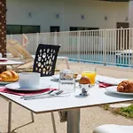 Aparthotel Residhotel Pont Du Gard