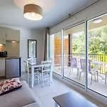 Residhotel Pont Du Gard Апарт-отель Ремулен