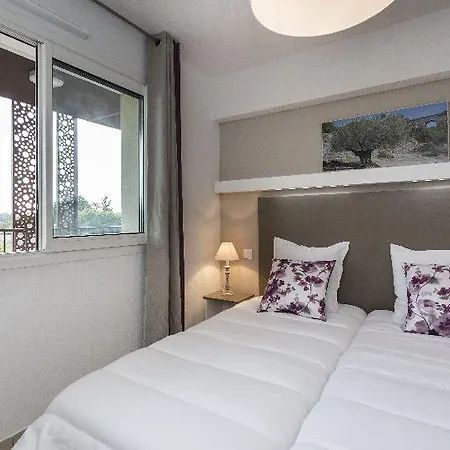 Residhotel Pont Du Gard 아파트호텔 3*