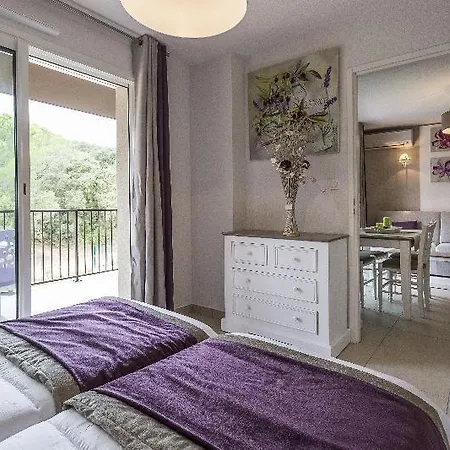 Residhotel Pont Du Gard Apart Otel 3*