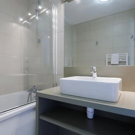 Residhotel Pont Du Gard 3*