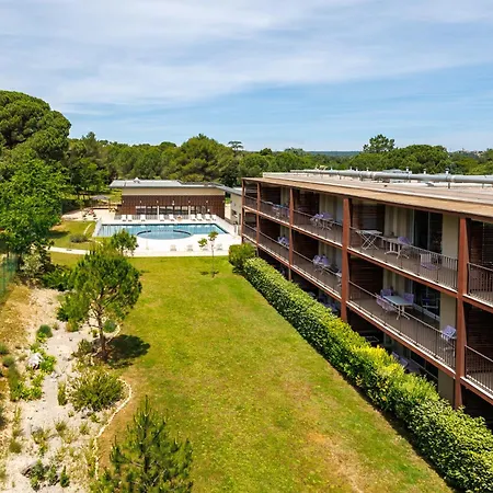 Hotel apartamentowy Residhotel Pont Du Gard
