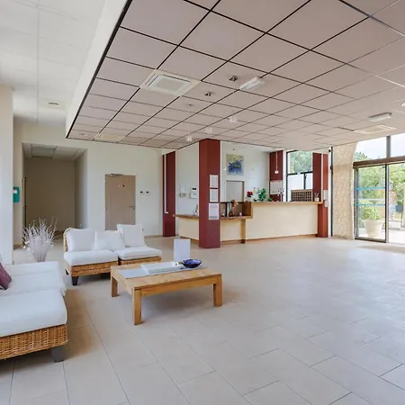 아파트호텔 Residhotel Pont Du Gard