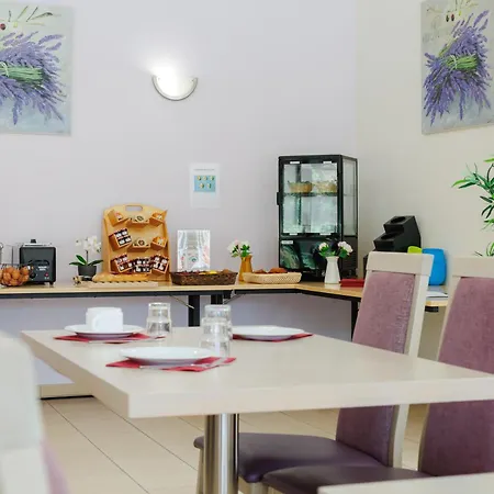 Residhotel Pont Du Gard Apart Otel Remoulins