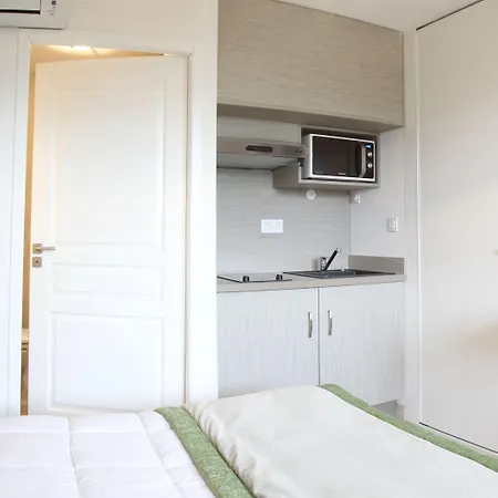 아파트호텔 Residhotel Pont Du Gard