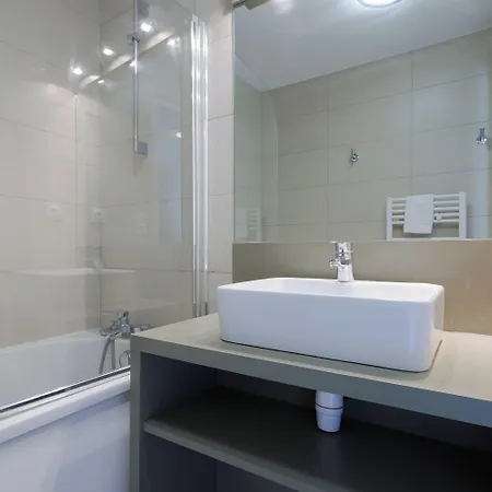 Ξενοδοχείο με διαμερίσματα Residhotel Pont Du Gard
