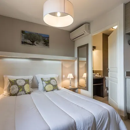 Residhotel Pont Du Gard Apart Otel 3*