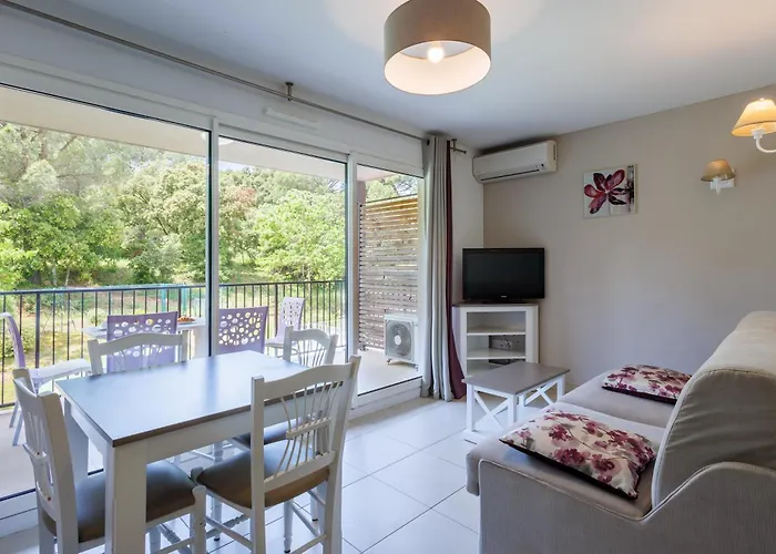 Aparthotel Residhotel Pont Du Gard 3*