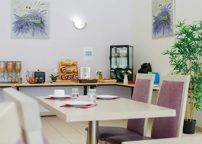 Residhotel Pont Du Gard Apartmanhotel Remoulins